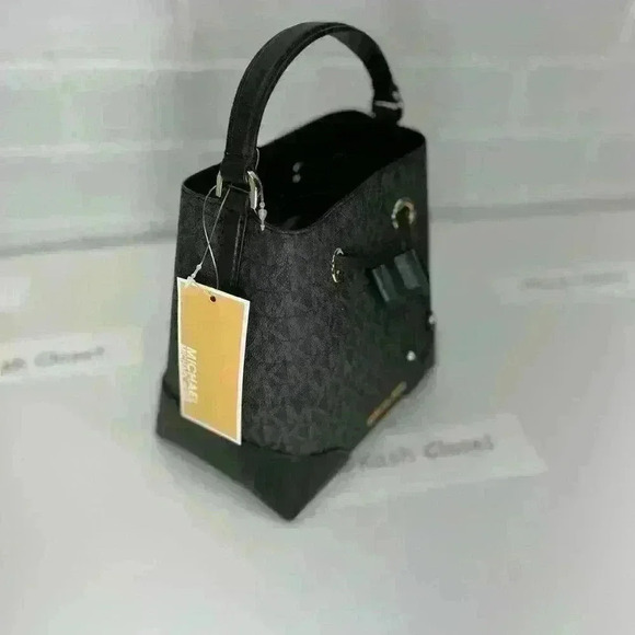 Michael Kors Mercer Bucket Bag Small Drawstring Crossbody Bag Black - Picture 3 of 12